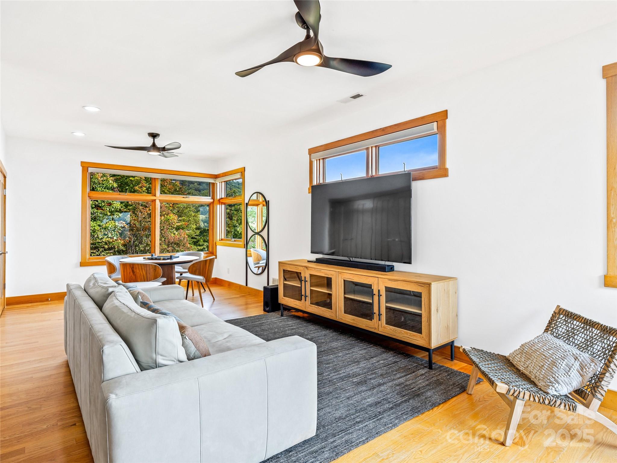 Reynolds Mountain - Residential