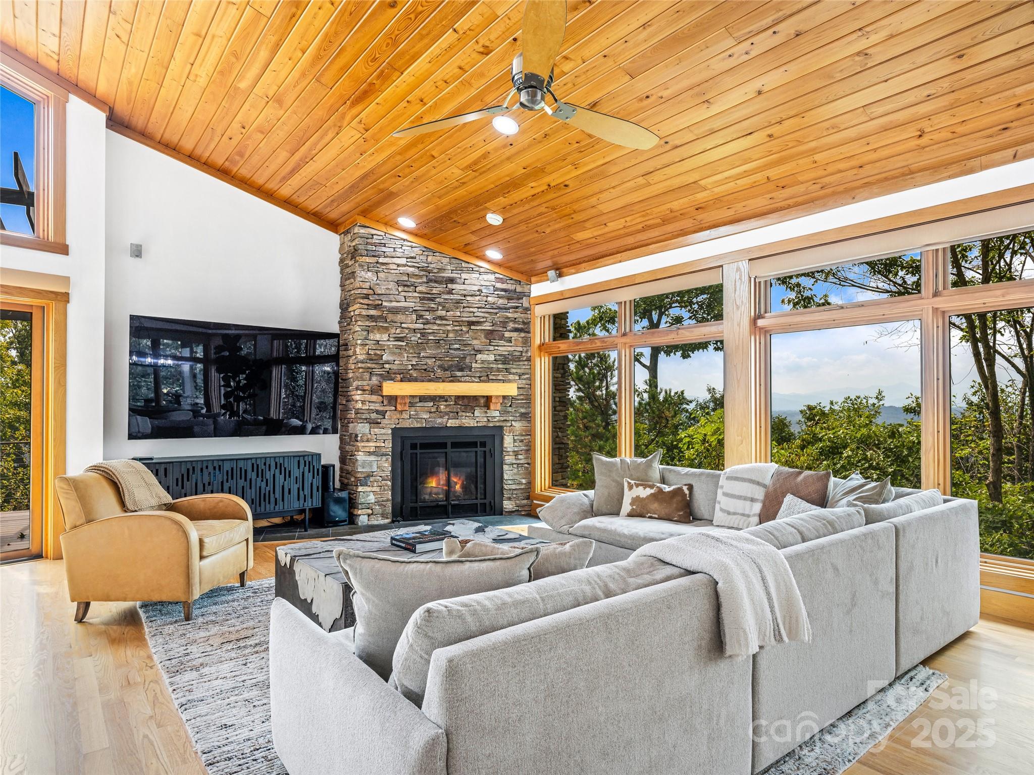 Reynolds Mountain - Residential