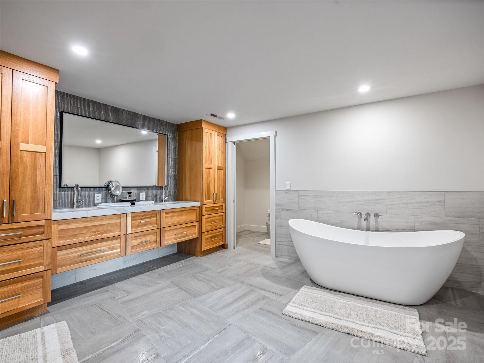 Reynolds Mountain - Residential