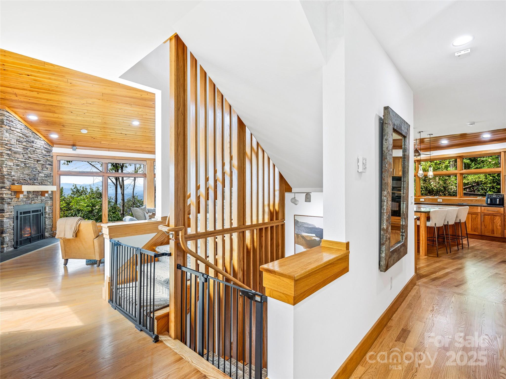 Reynolds Mountain - Residential