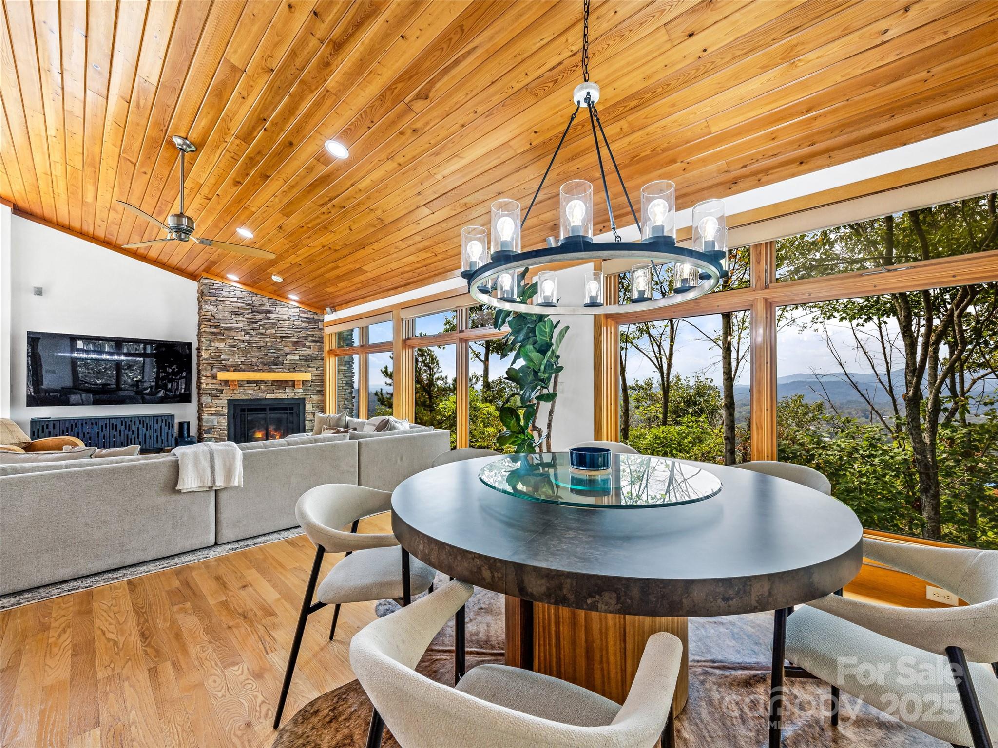 Reynolds Mountain - Residential