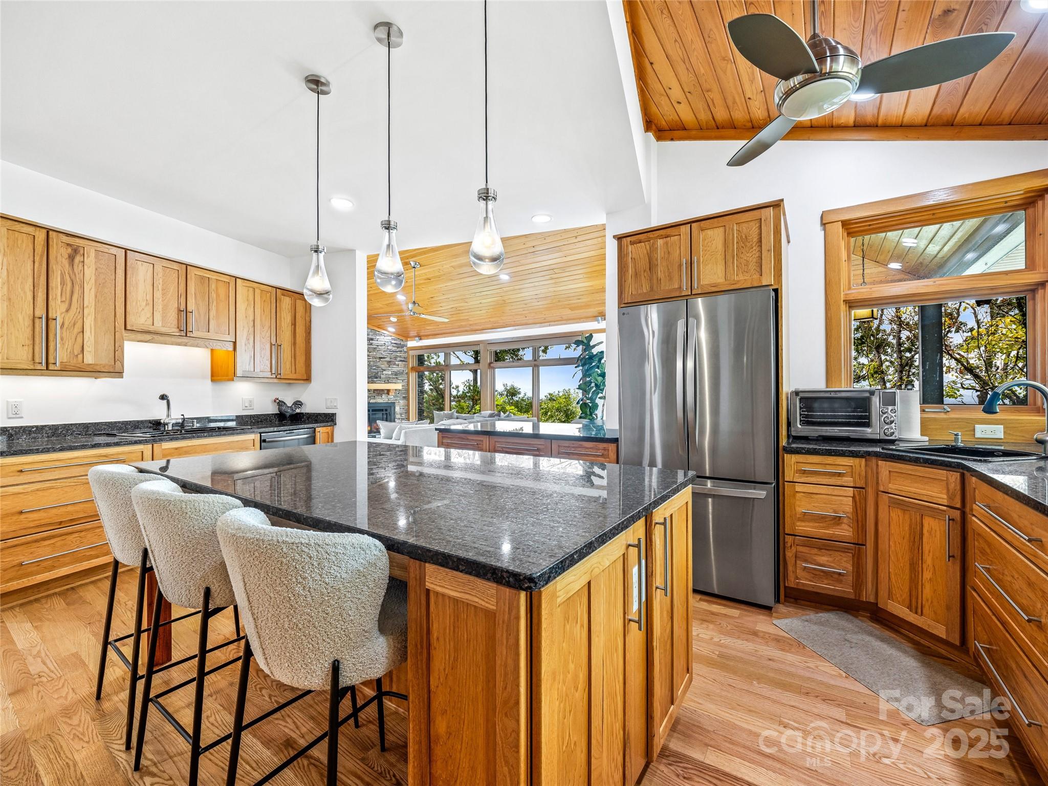 Reynolds Mountain - Residential