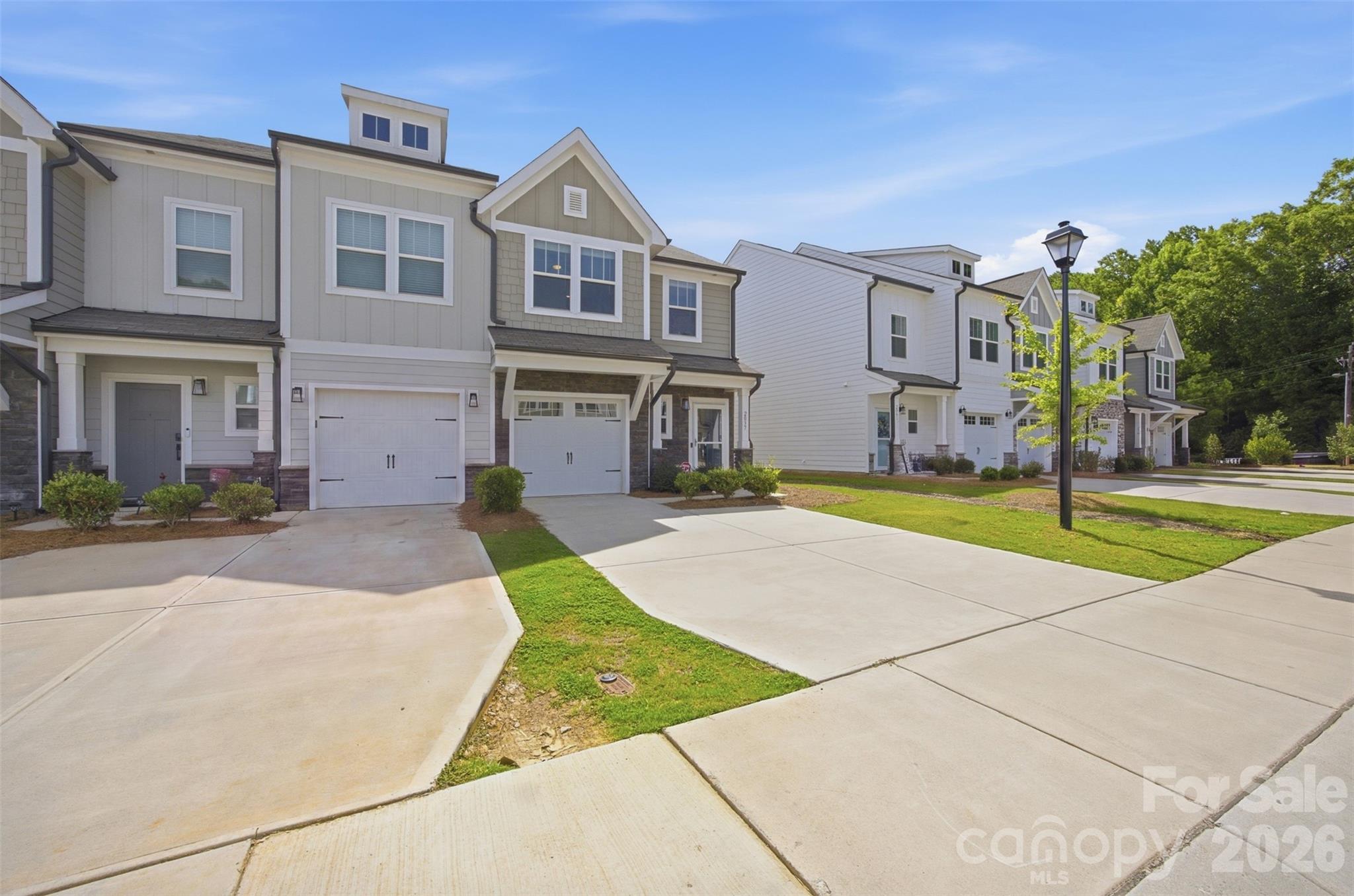 2037 Crooked Oak Lane