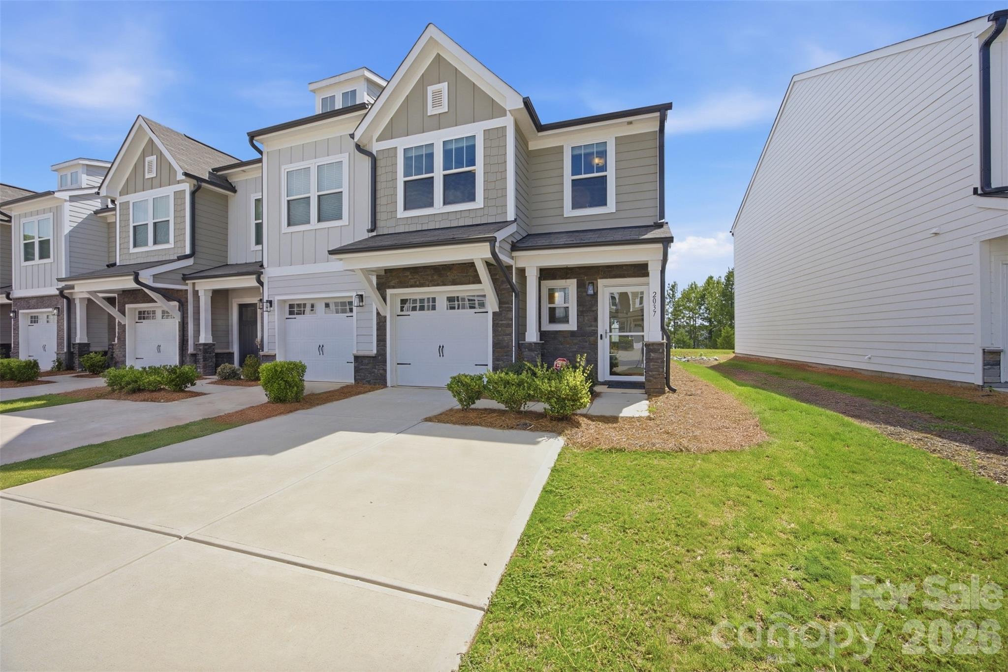 2037 Crooked Oak Lane
