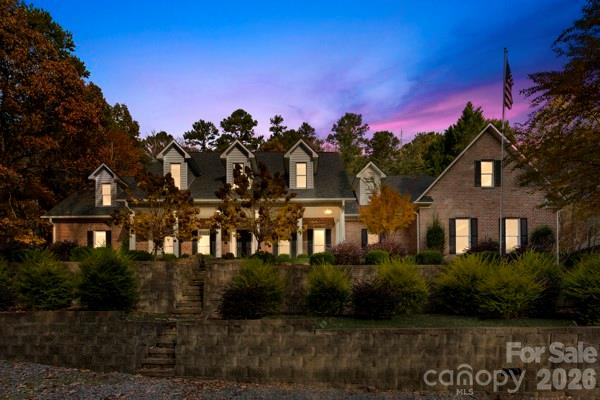 77 Bridlewood Place NE