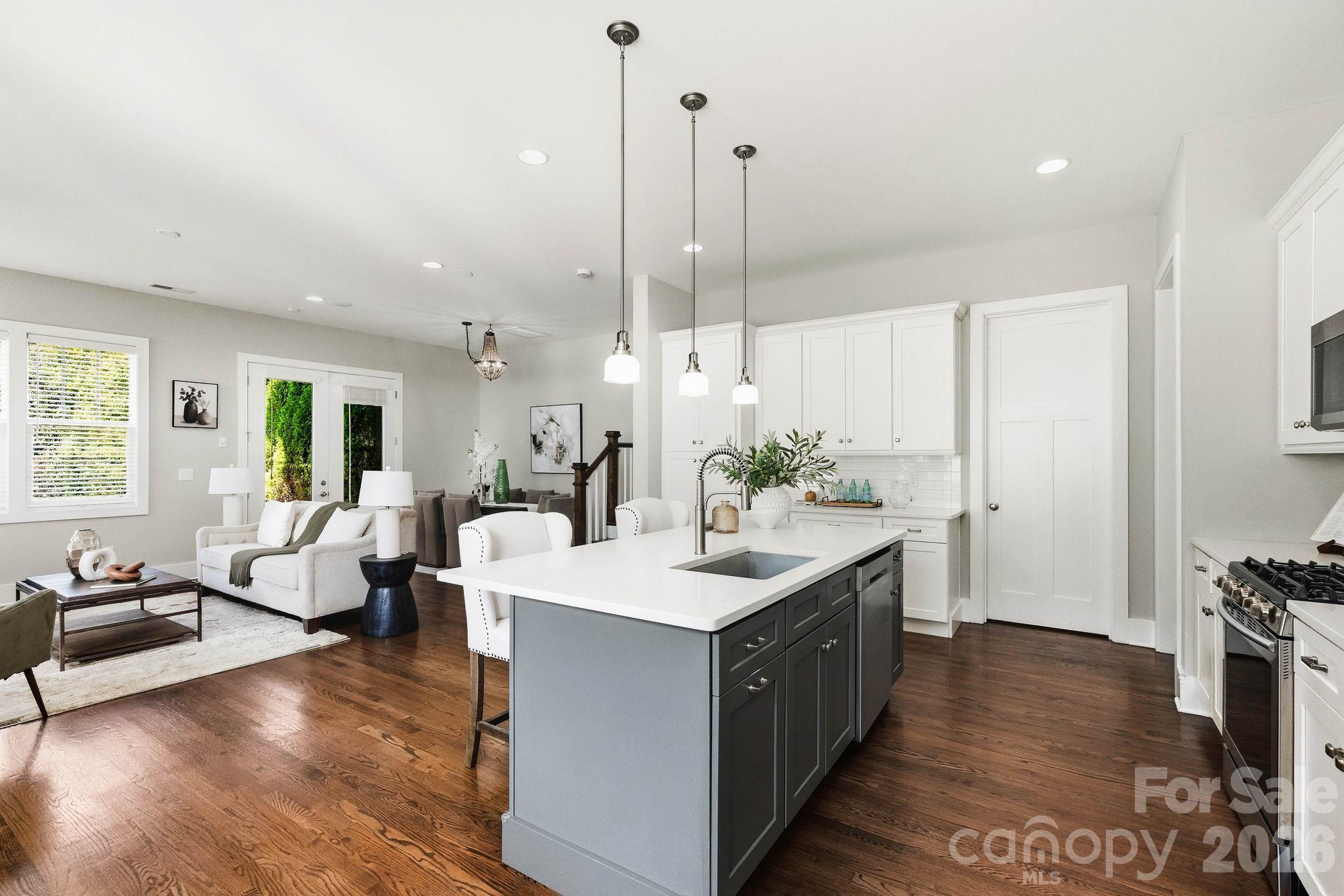 1303 Cortland Road E