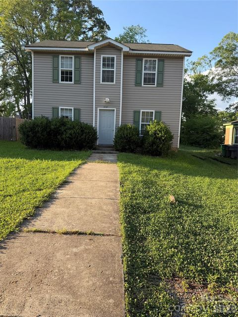 Photo of 3128 Seymour Drive, Charlotte, NC 28208 (MLS # 4389956)