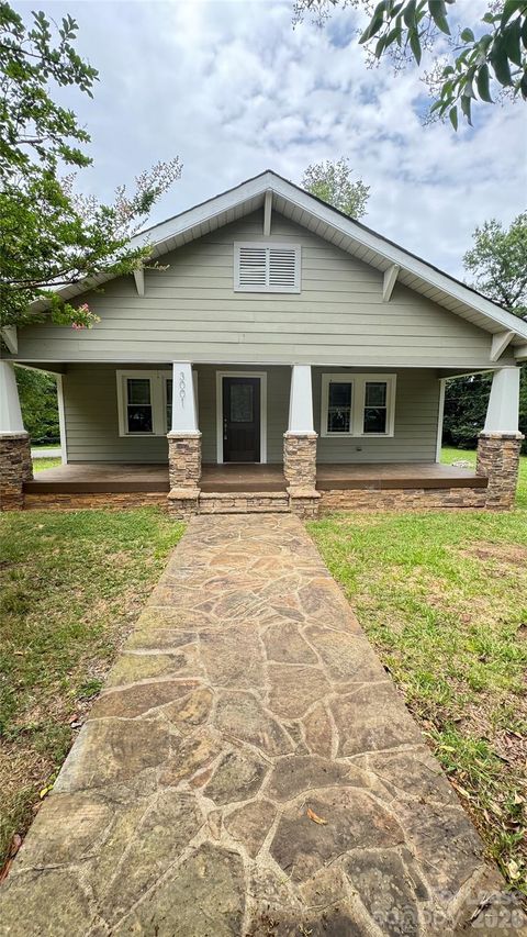 Photo of 3001 Wesley Avenue, Charlotte, NC 28205 (MLS # 4398479)