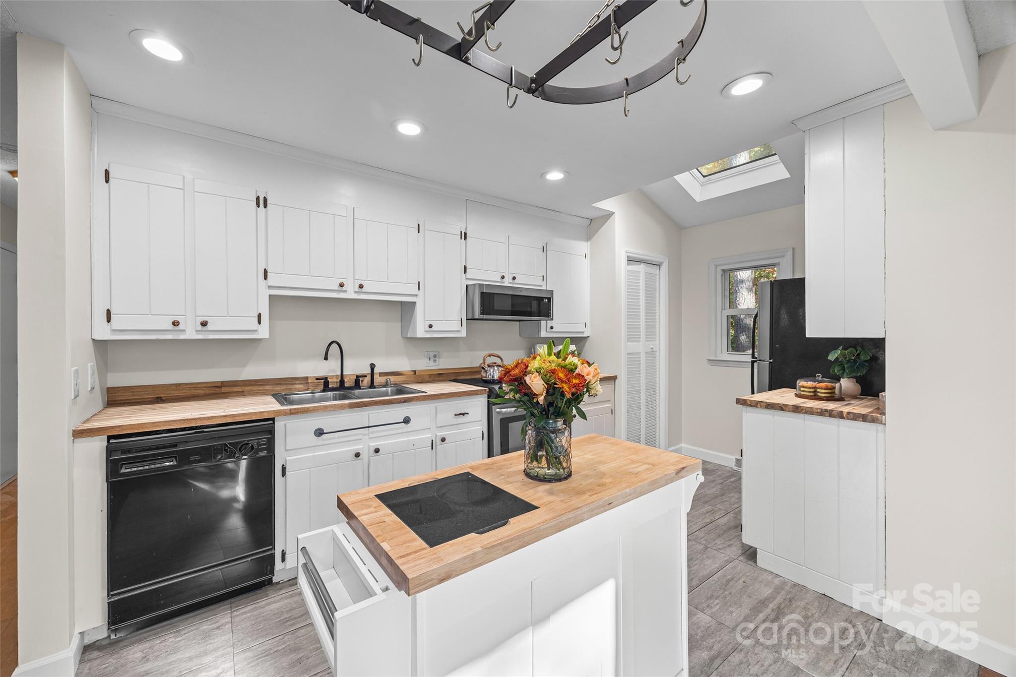 Tega Cay - Residential