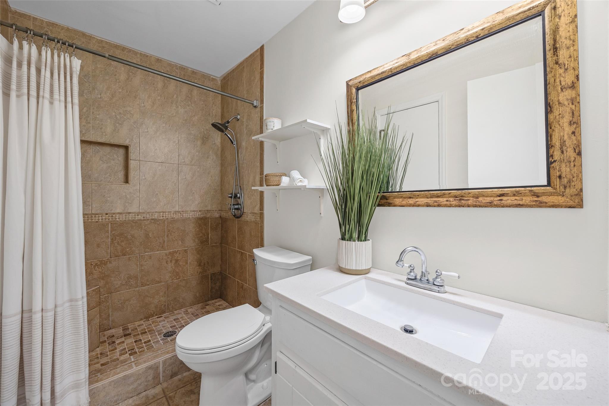 Tega Cay - Residential