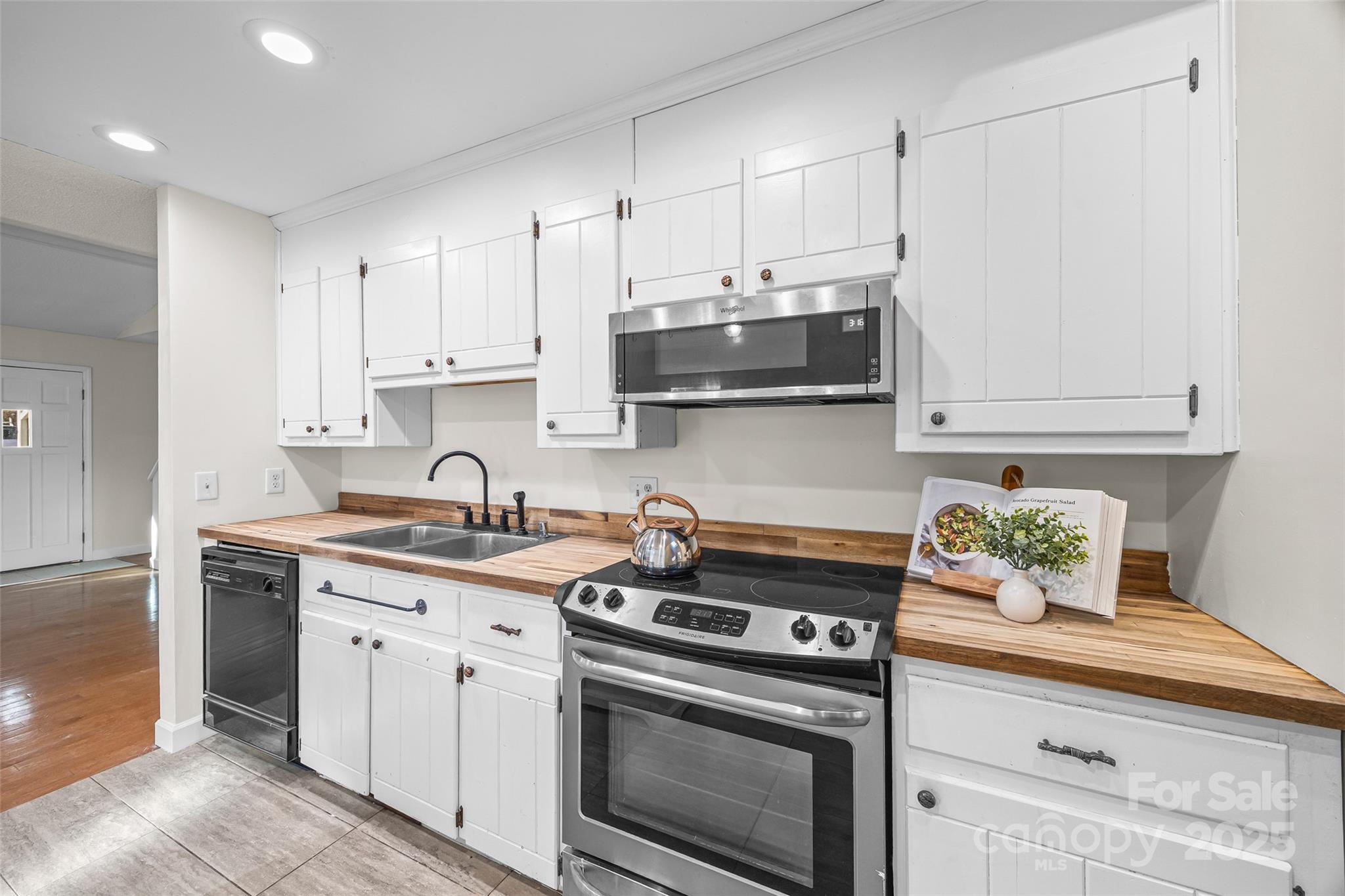 Tega Cay - Residential