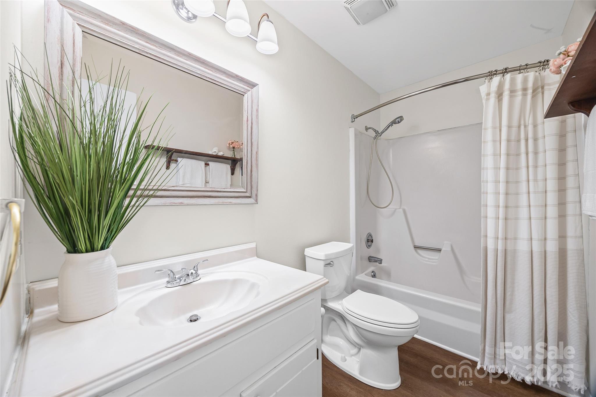 Tega Cay - Residential