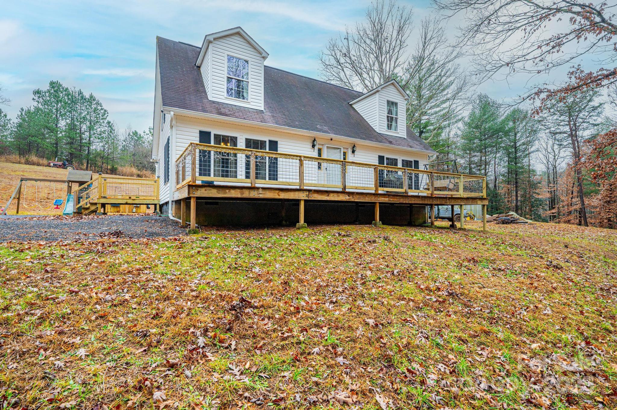1764 Tomlinson Loop