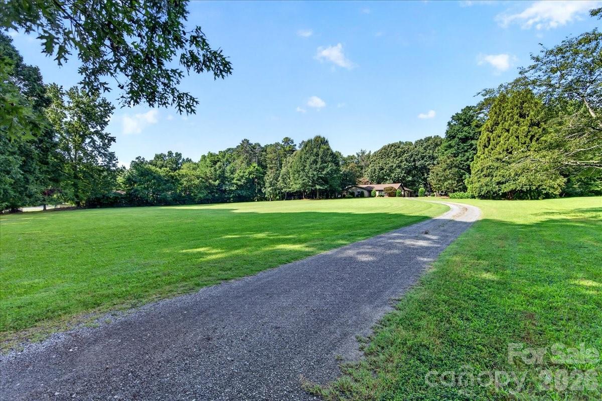 3825 Hoodridge Lane
