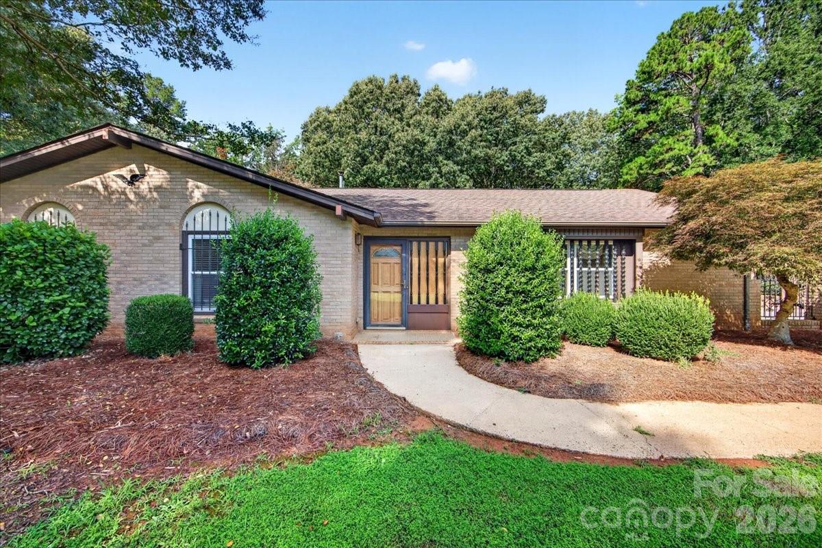 3825 Hoodridge Lane