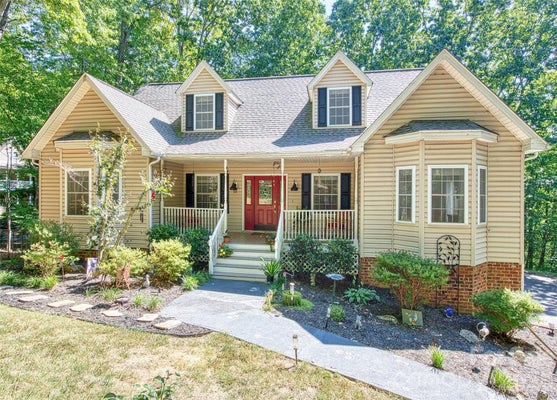 28 GENTLEWOOD TRL, CANDLER, NC 28715 - Image 2abe5eda4a1b6f0c5bb0fad7831df8f8/4021163264