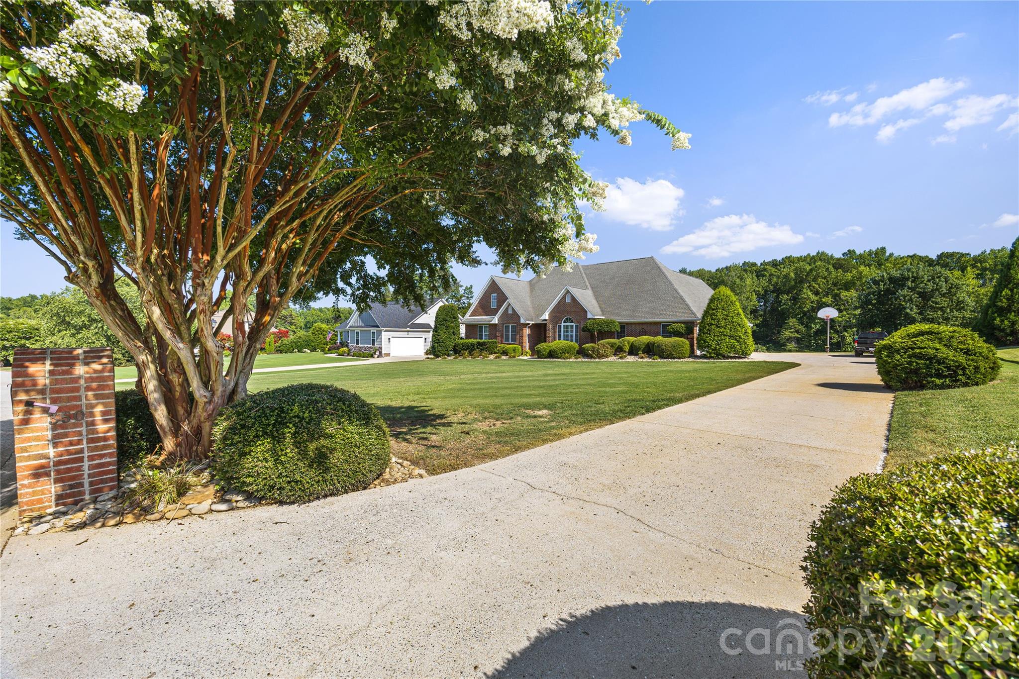 Links O Tryon - Residential