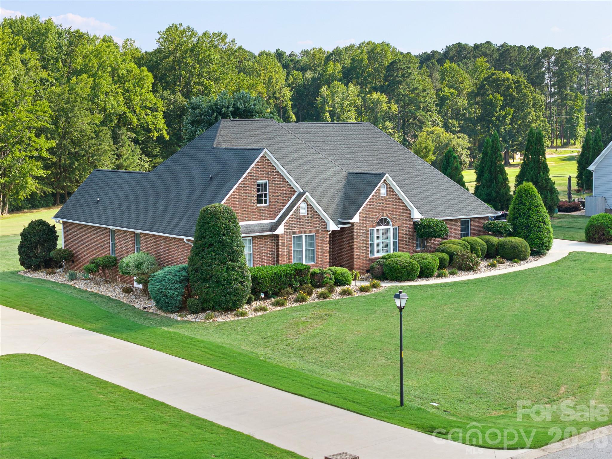 Links O Tryon - Residential