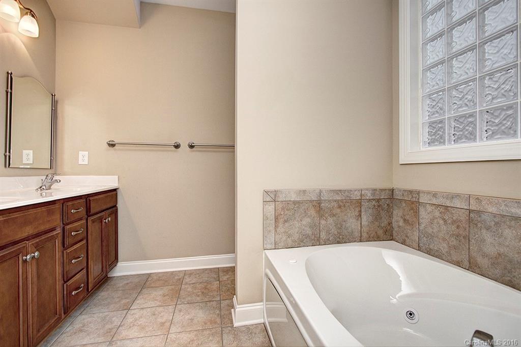 Stoneridge Lakes - Residential