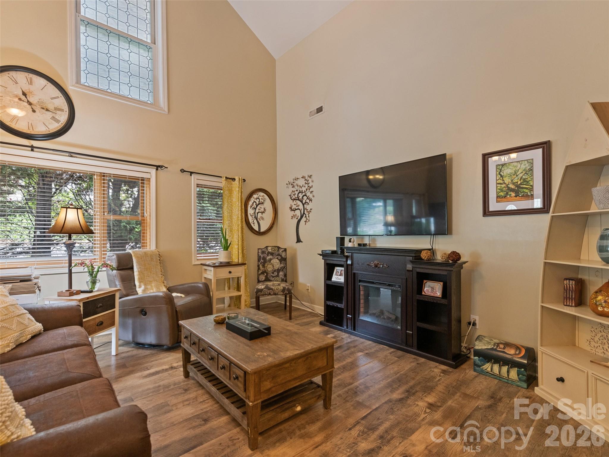 Town And Country Townhouses - Residential