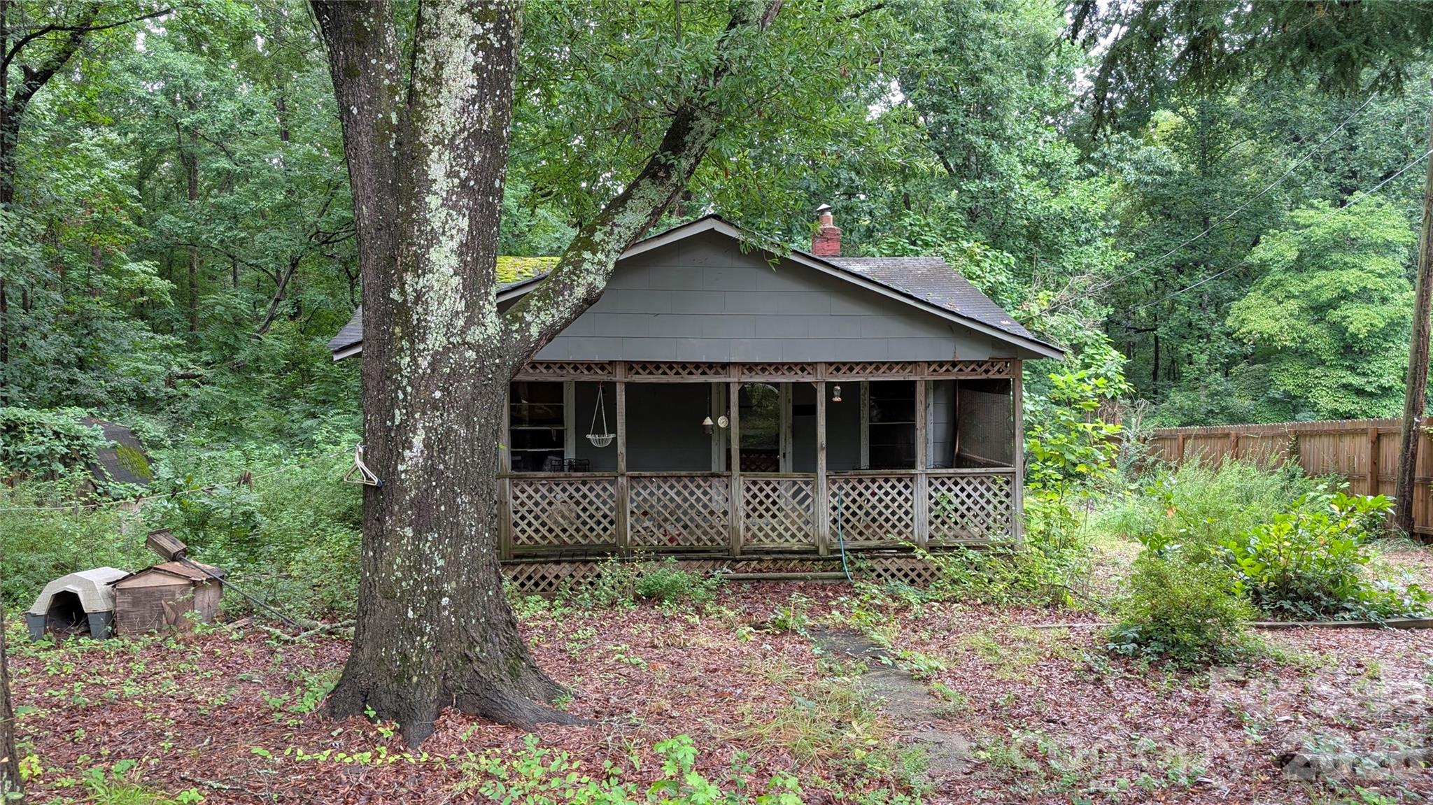 8877 Possum Hollow Road
