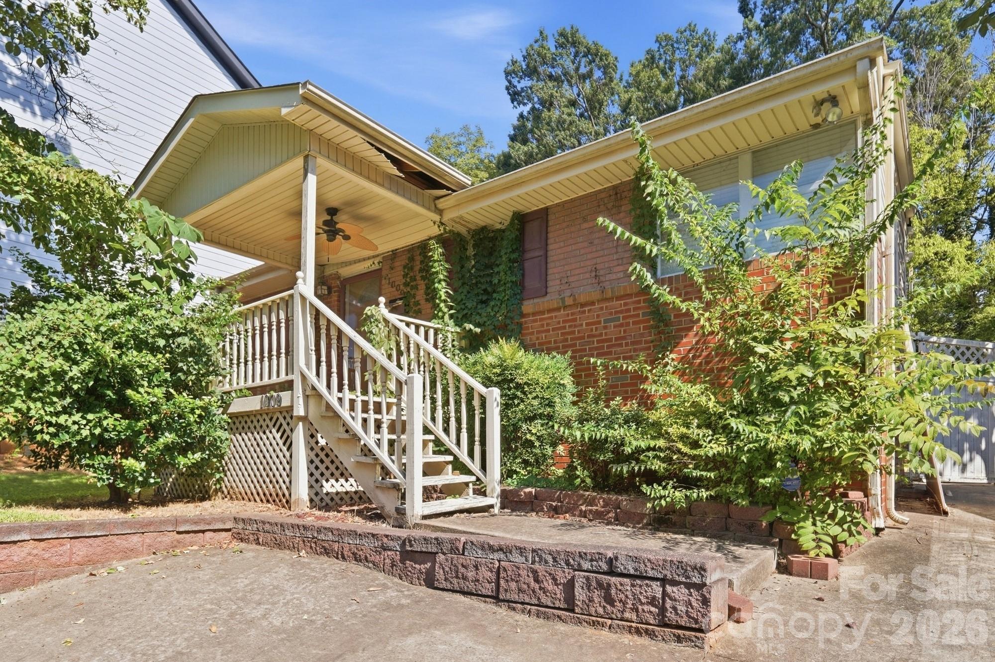 1009 Spruce Street