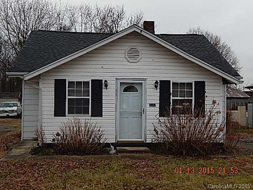 UNDER CONTRACT. This property is now under auction terms.Pre-sale bids submitted 6/7/15-6/19/15. This property is subject to a 5% buyer’s premium pursuant to the Auction Terms & Conditions (minimums may apply). Please note that the commission percentages may change between the pre-sale and auction periods so please contact listing agent to verify exact commission terms. All auction assets will be sold subject to seller approval.