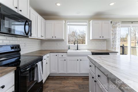 A home in Hendersonville