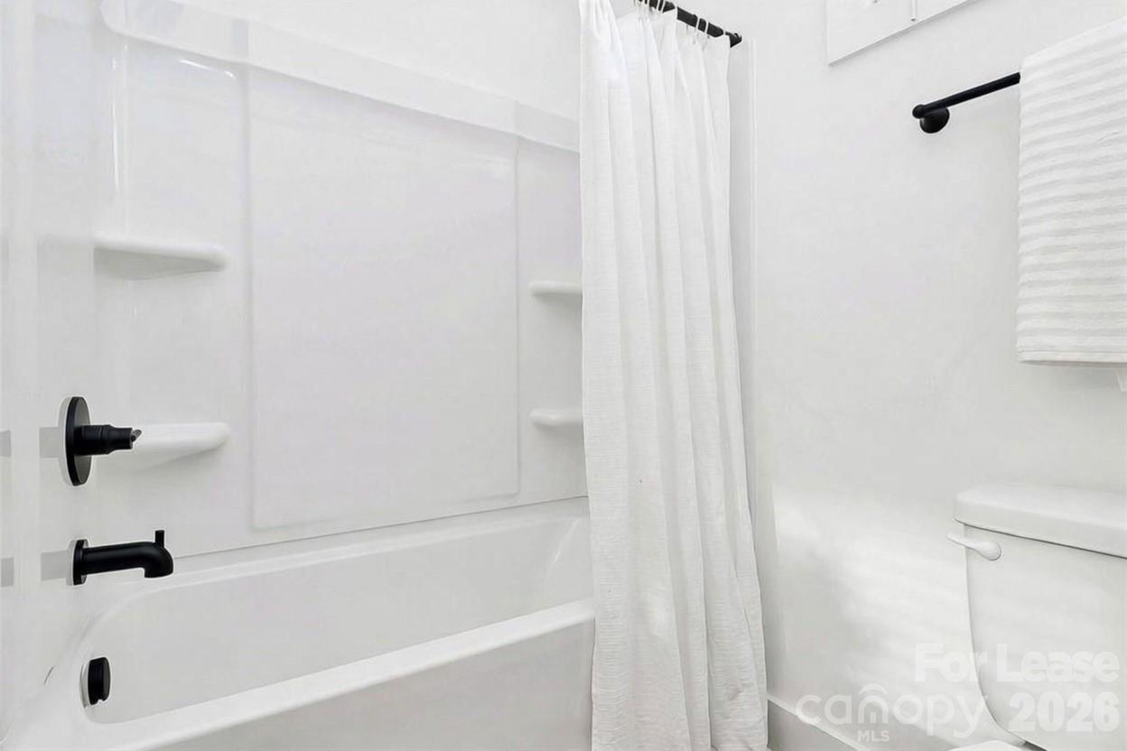 Residences at Oakview - Residential Lease