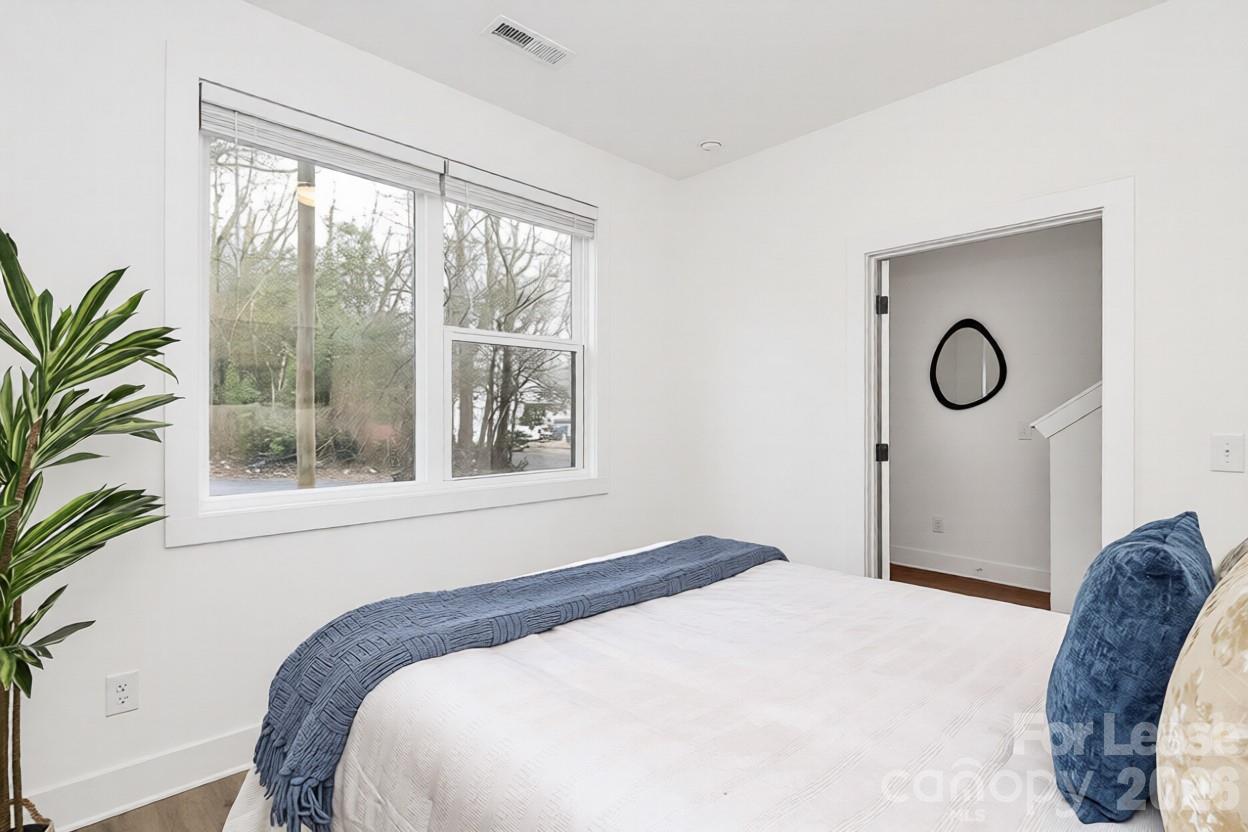 Residences at Oakview - Residential Lease