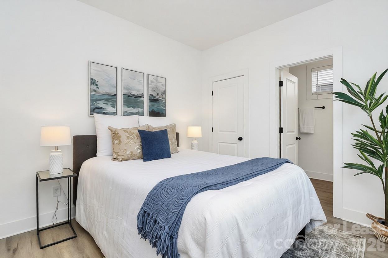 Residences at Oakview - Residential Lease