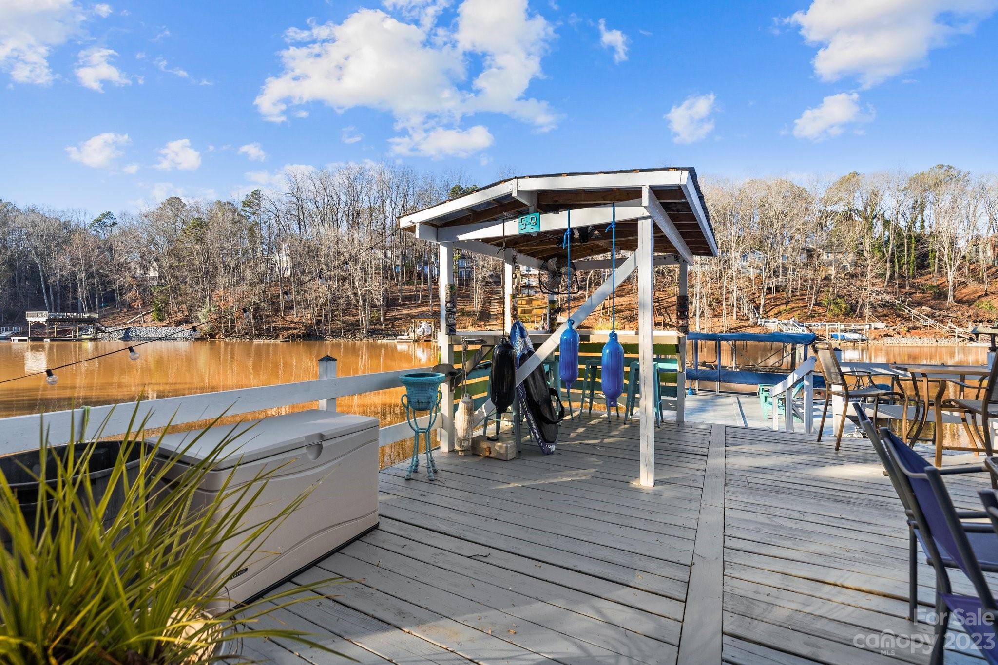 Tega Cay - Residential