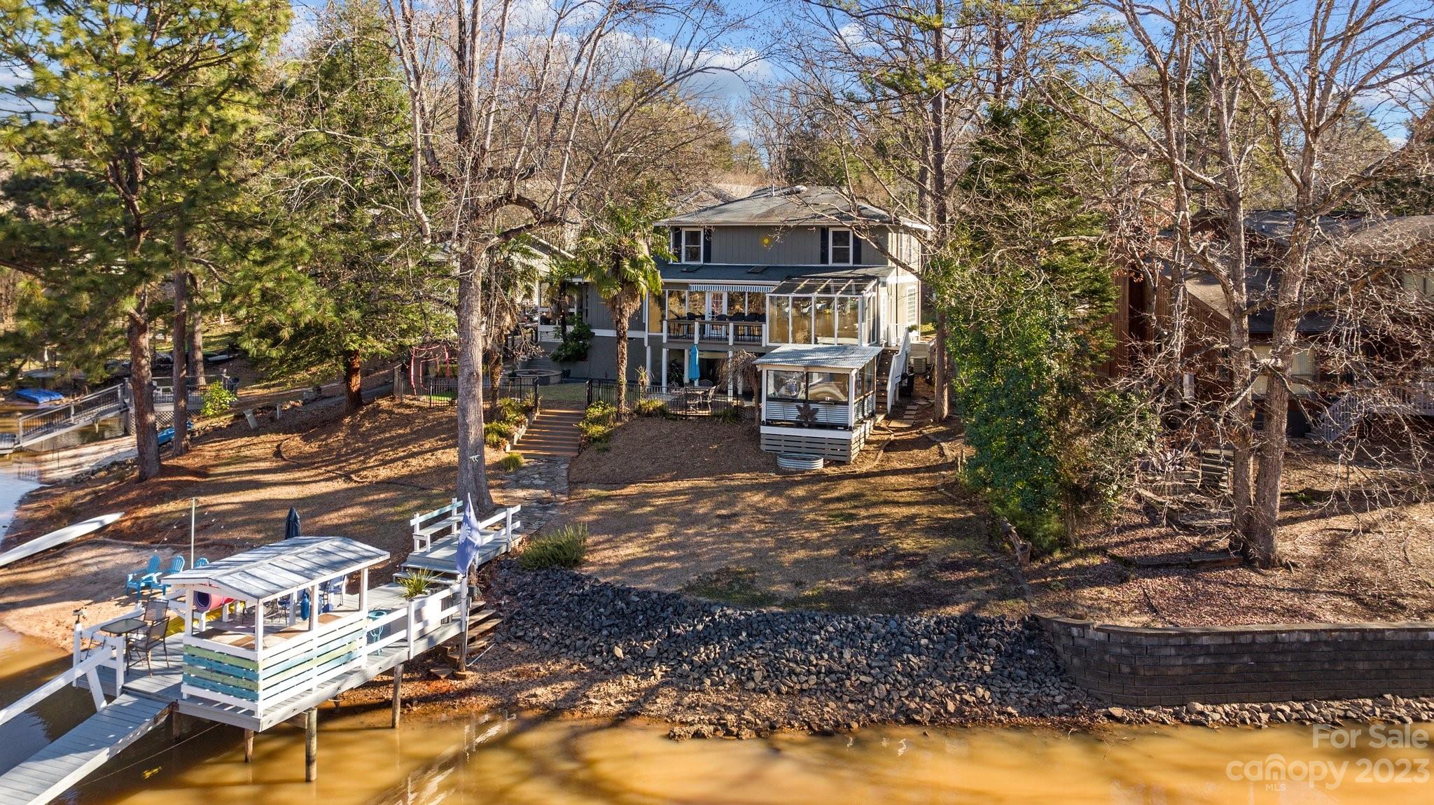 Tega Cay - Residential