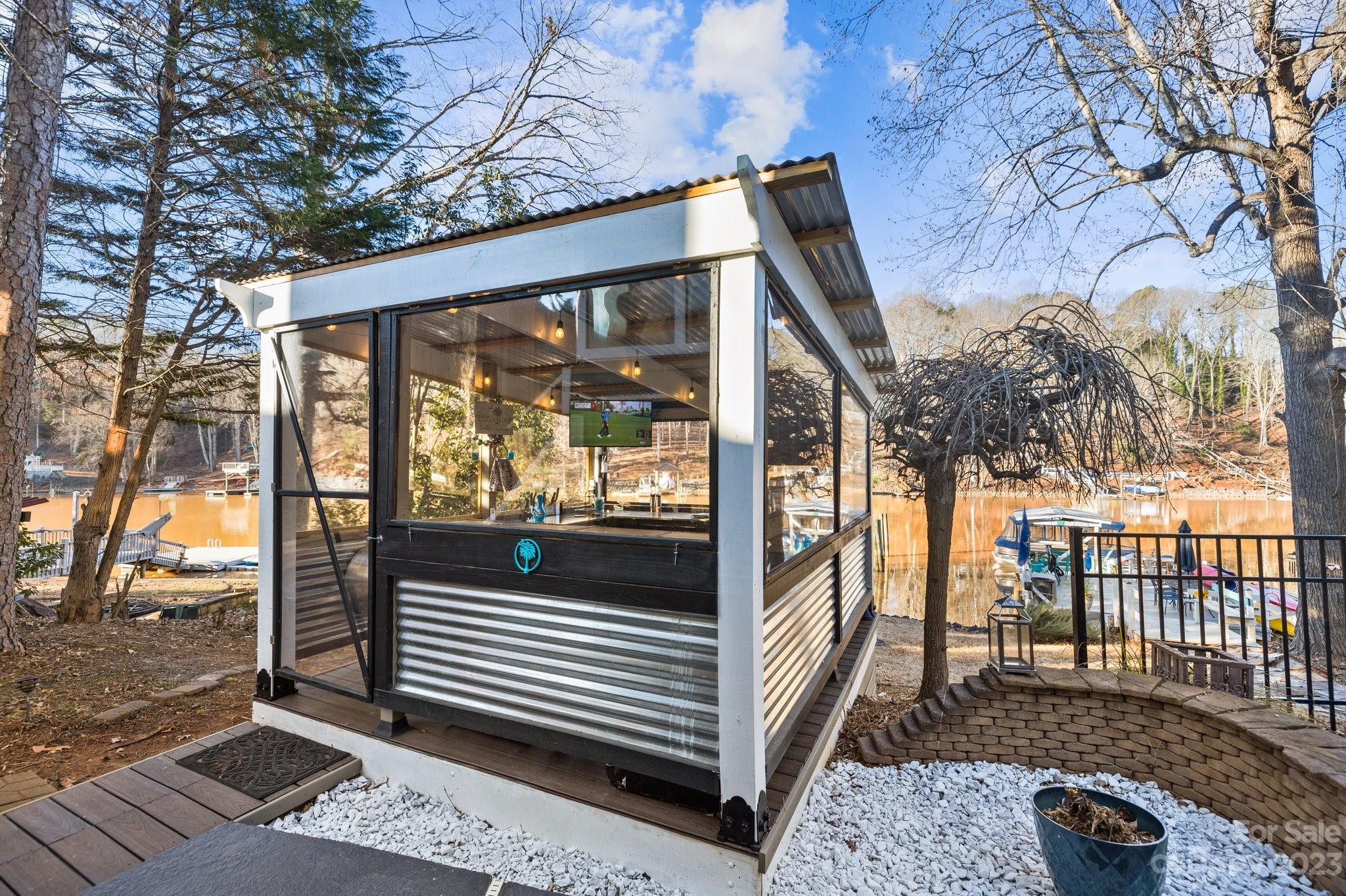 Tega Cay - Residential