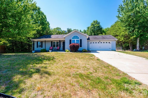 Photo of 205 Winding Cedar Drive, Statesville, NC 28677 (MLS # 4386333)