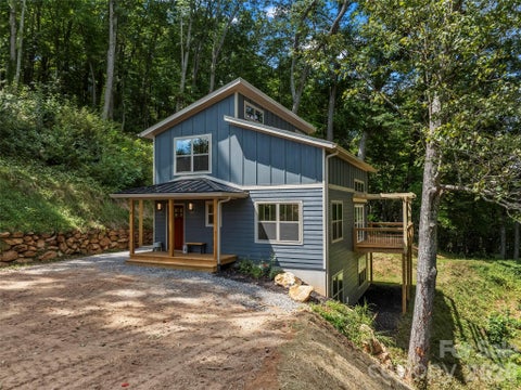 Photo of 214 Aster Ridge Drive, Waynesville, NC 28786 (MLS # 4421869)