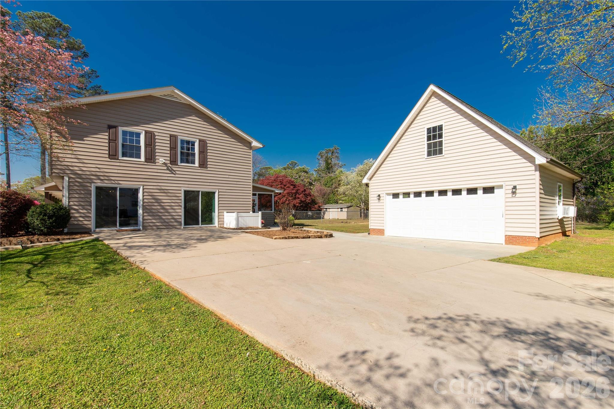 Meadow Lakes - Residential