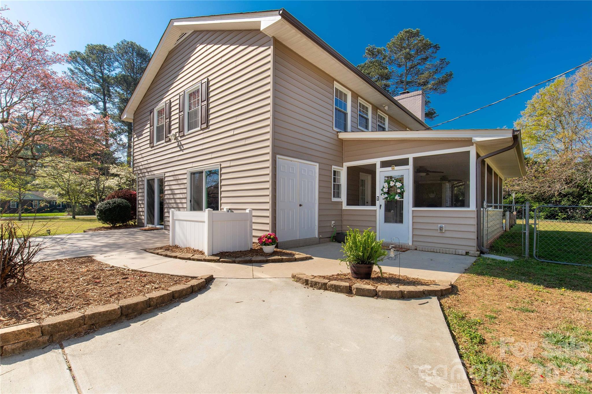 Meadow Lakes - Residential