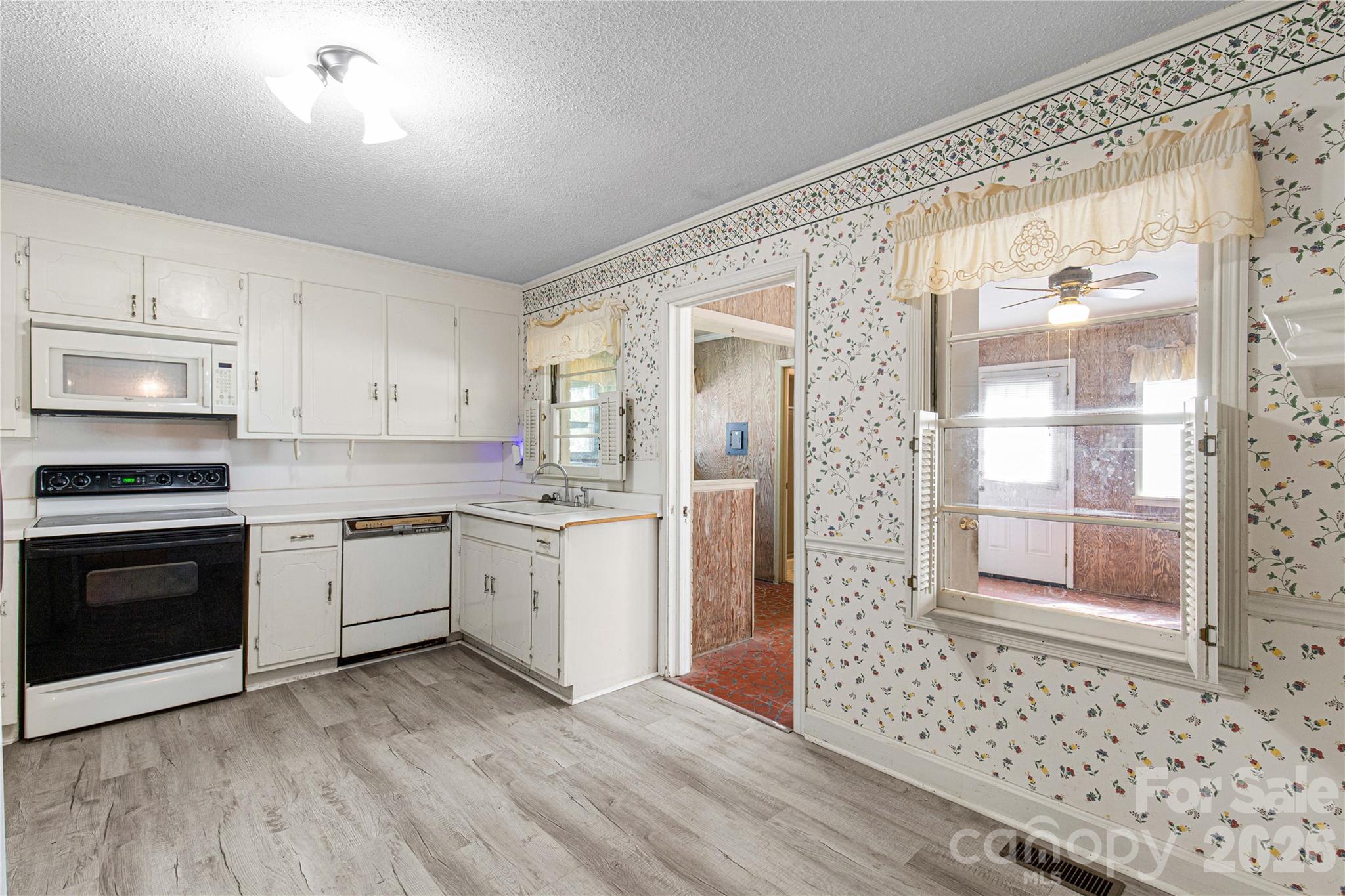 Sunny Hills - Residential
