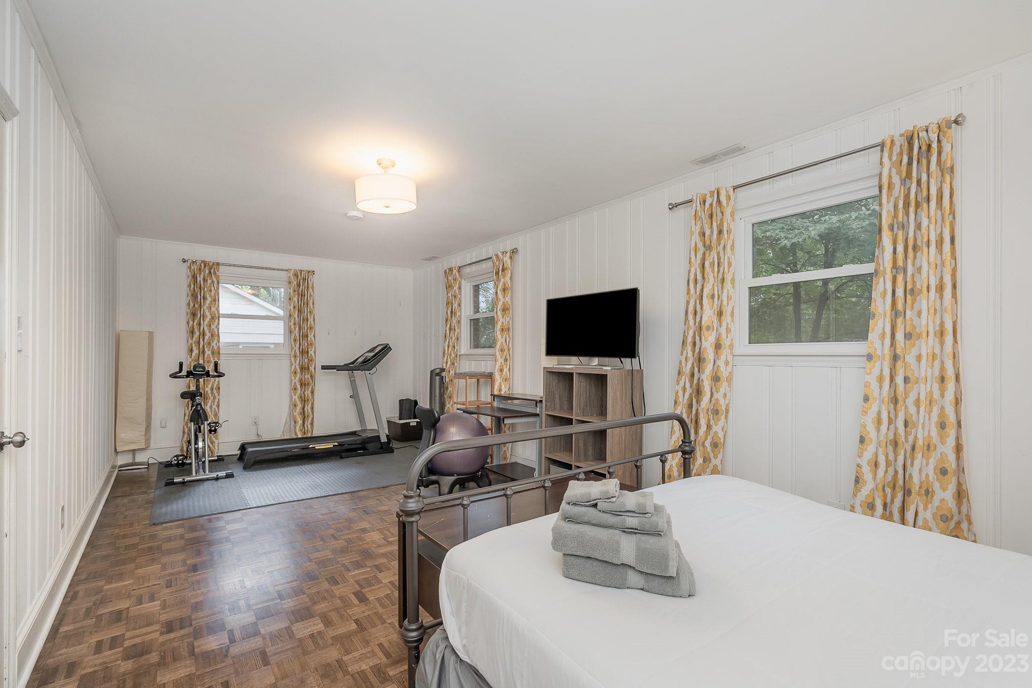 Country Club Acres - Residential