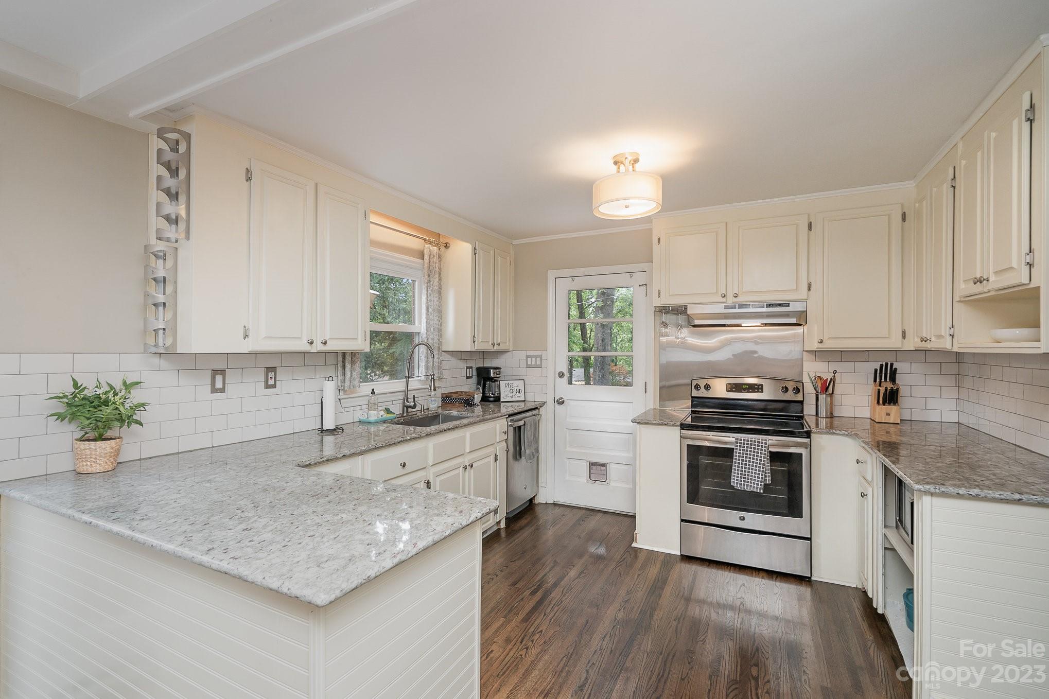 Country Club Acres - Residential