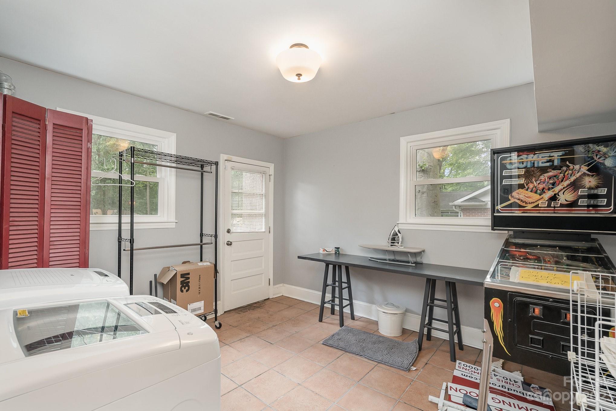 Country Club Acres - Residential