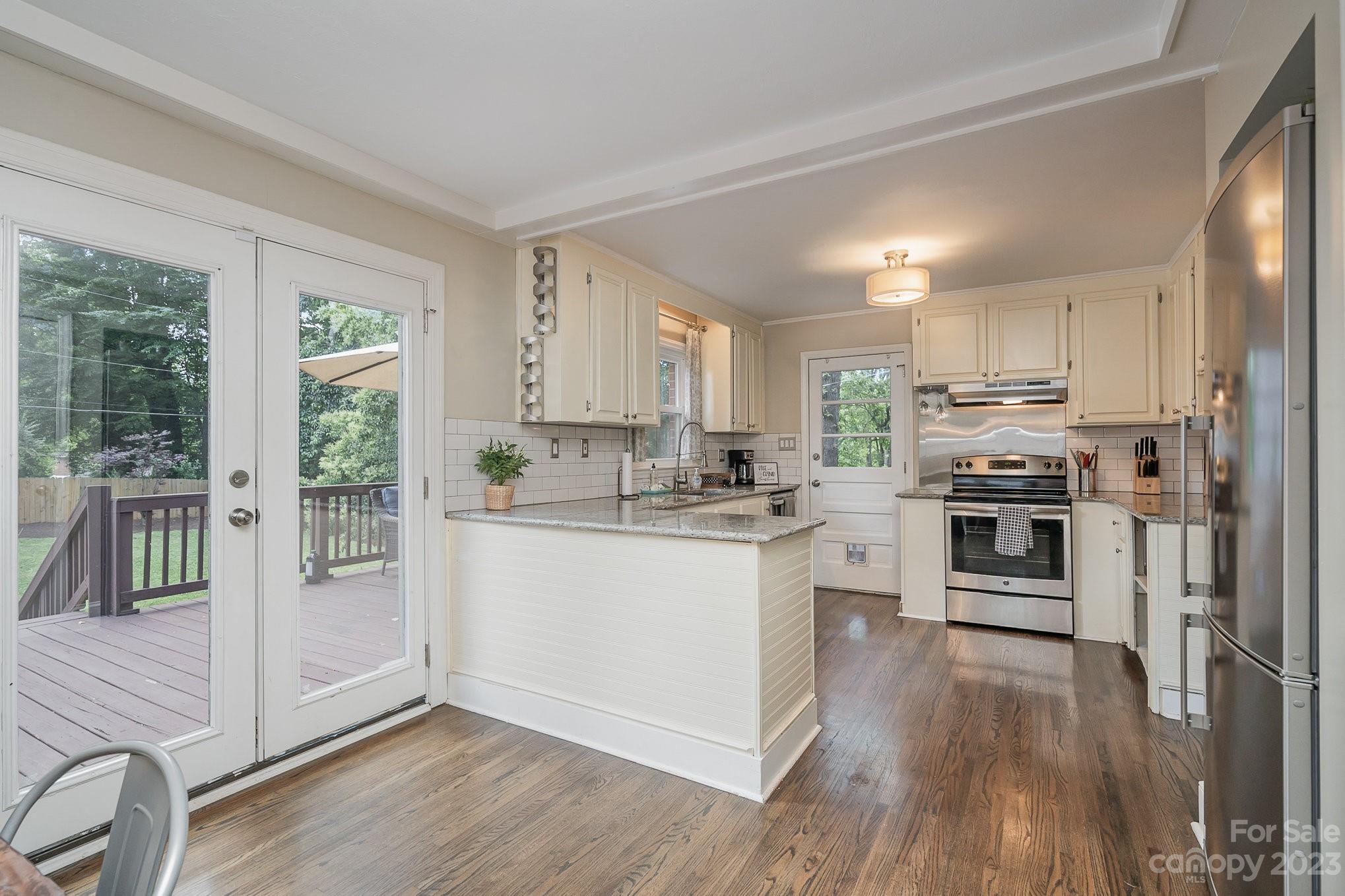 Country Club Acres - Residential