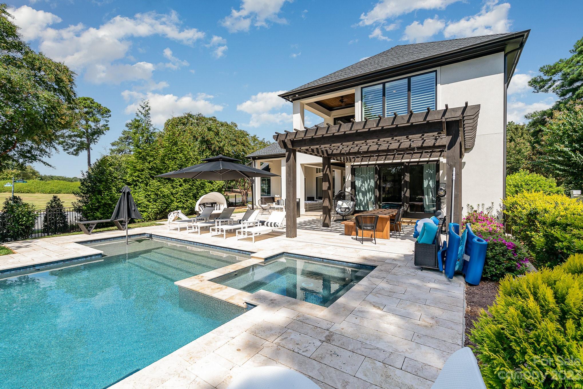 The Peninsula - Residential