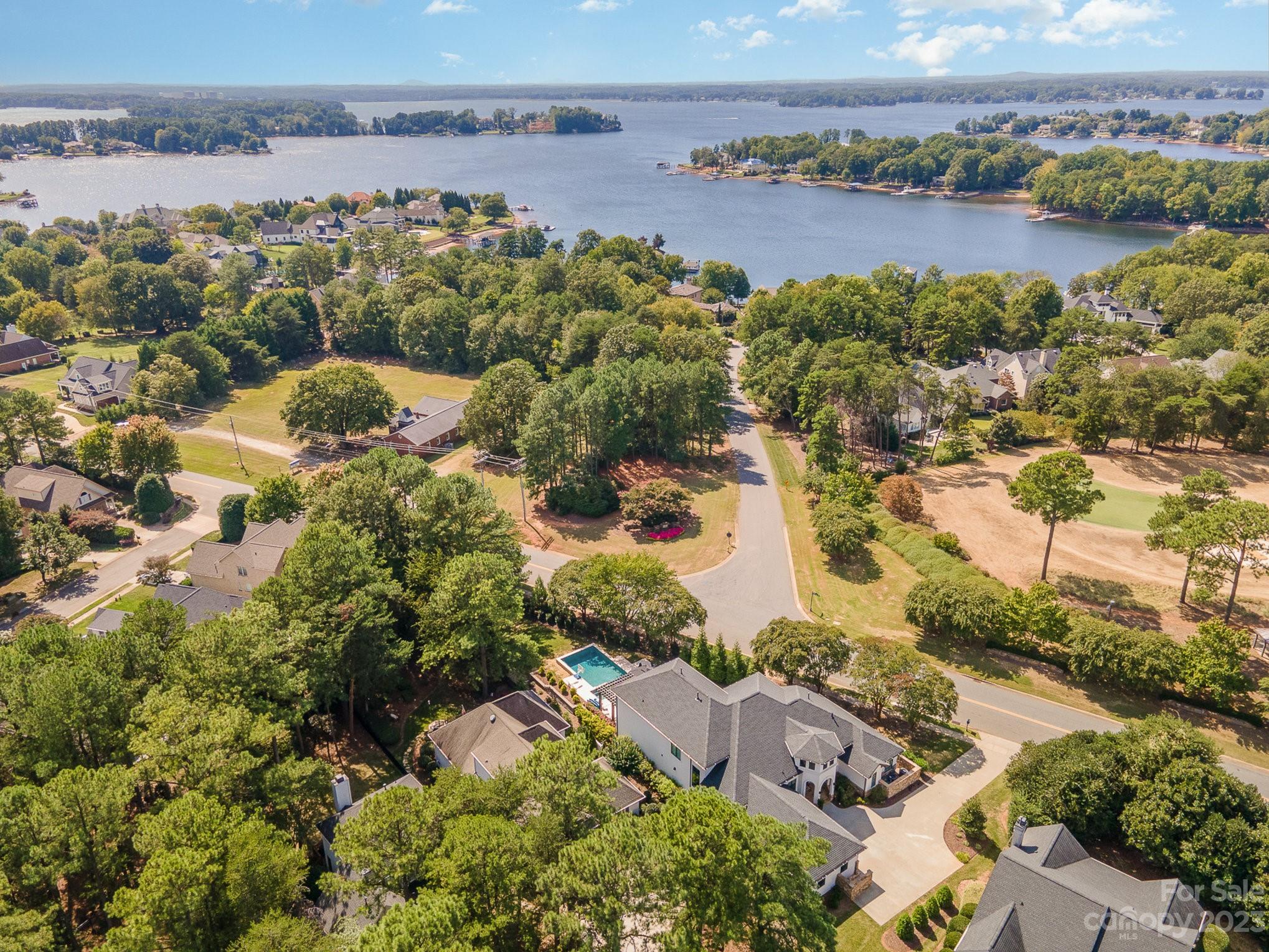 The Peninsula - Residential