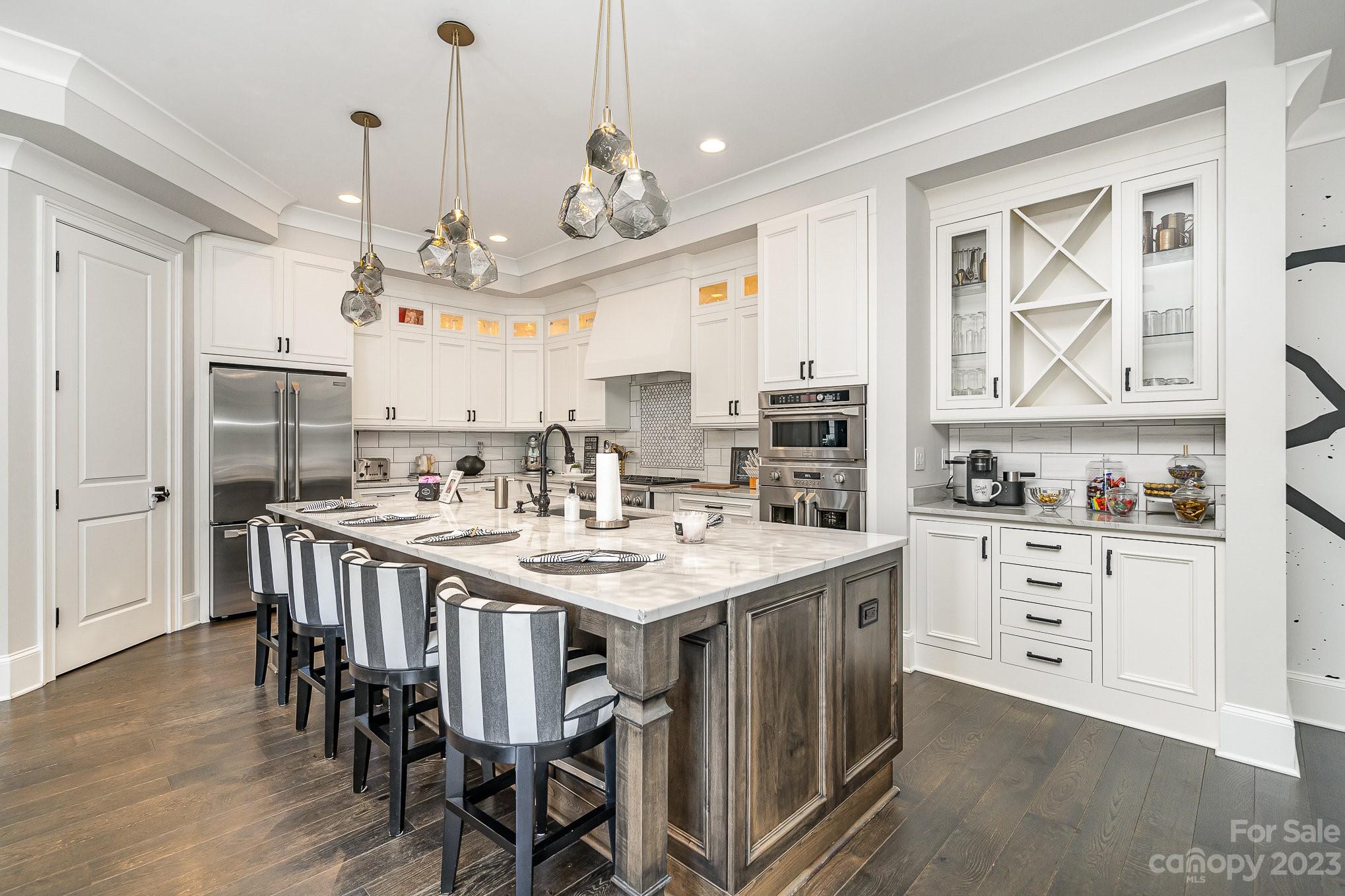 The Peninsula - Residential