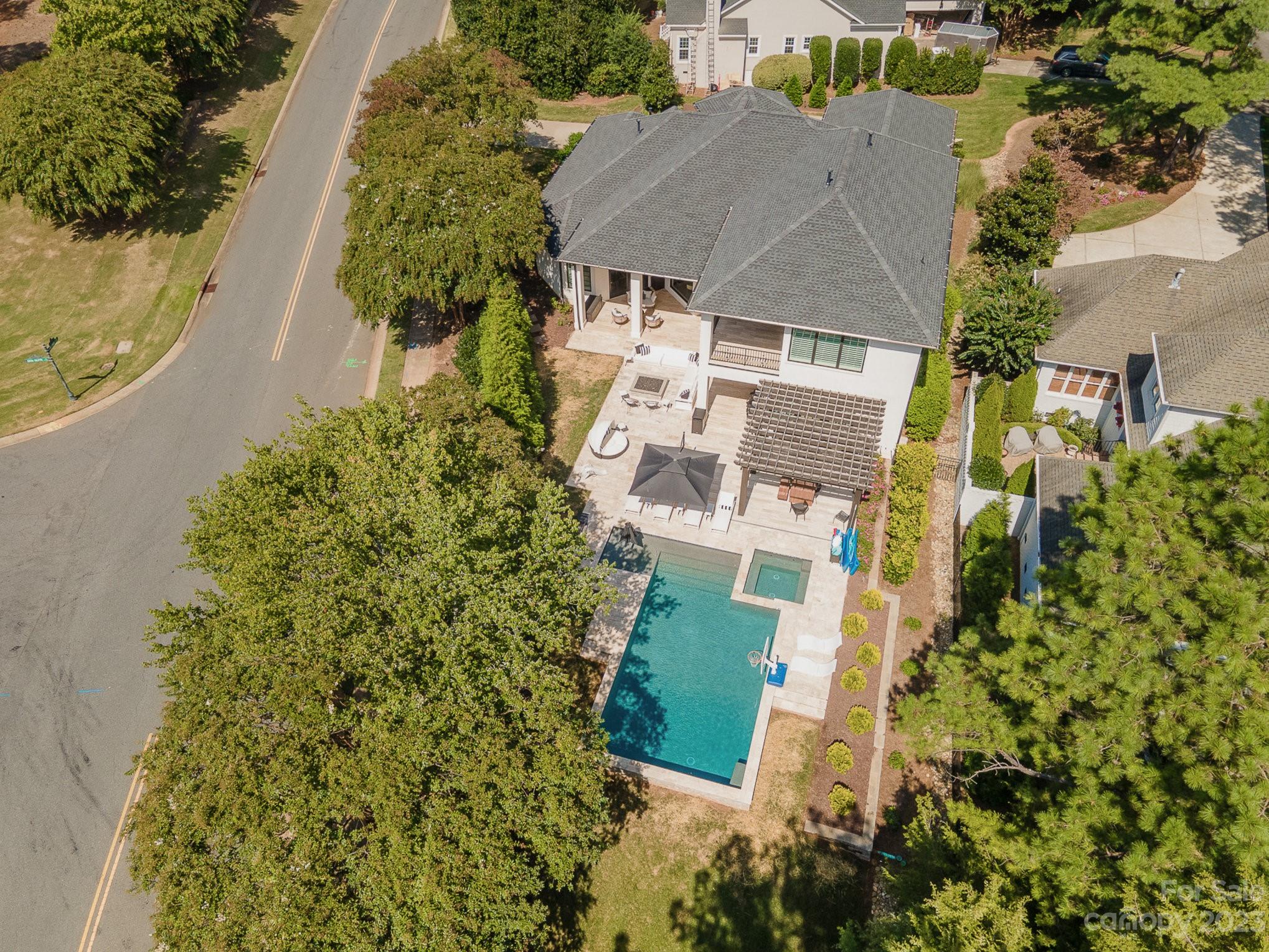 The Peninsula - Residential