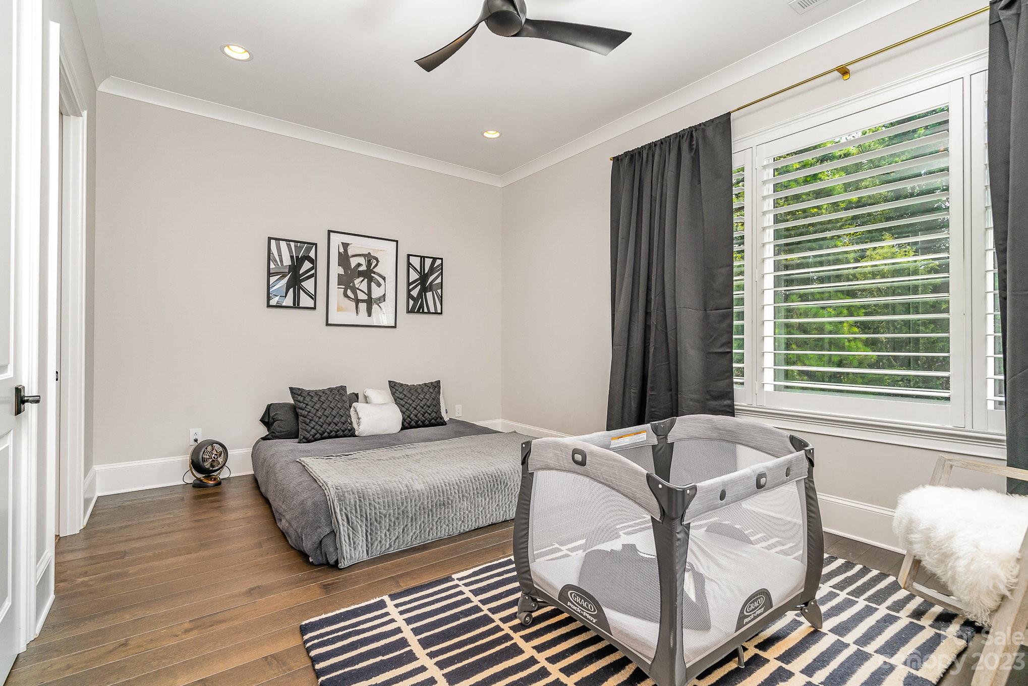 The Peninsula - Residential