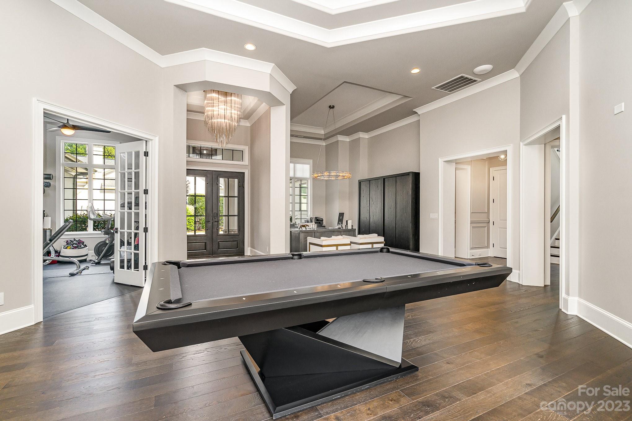 The Peninsula - Residential