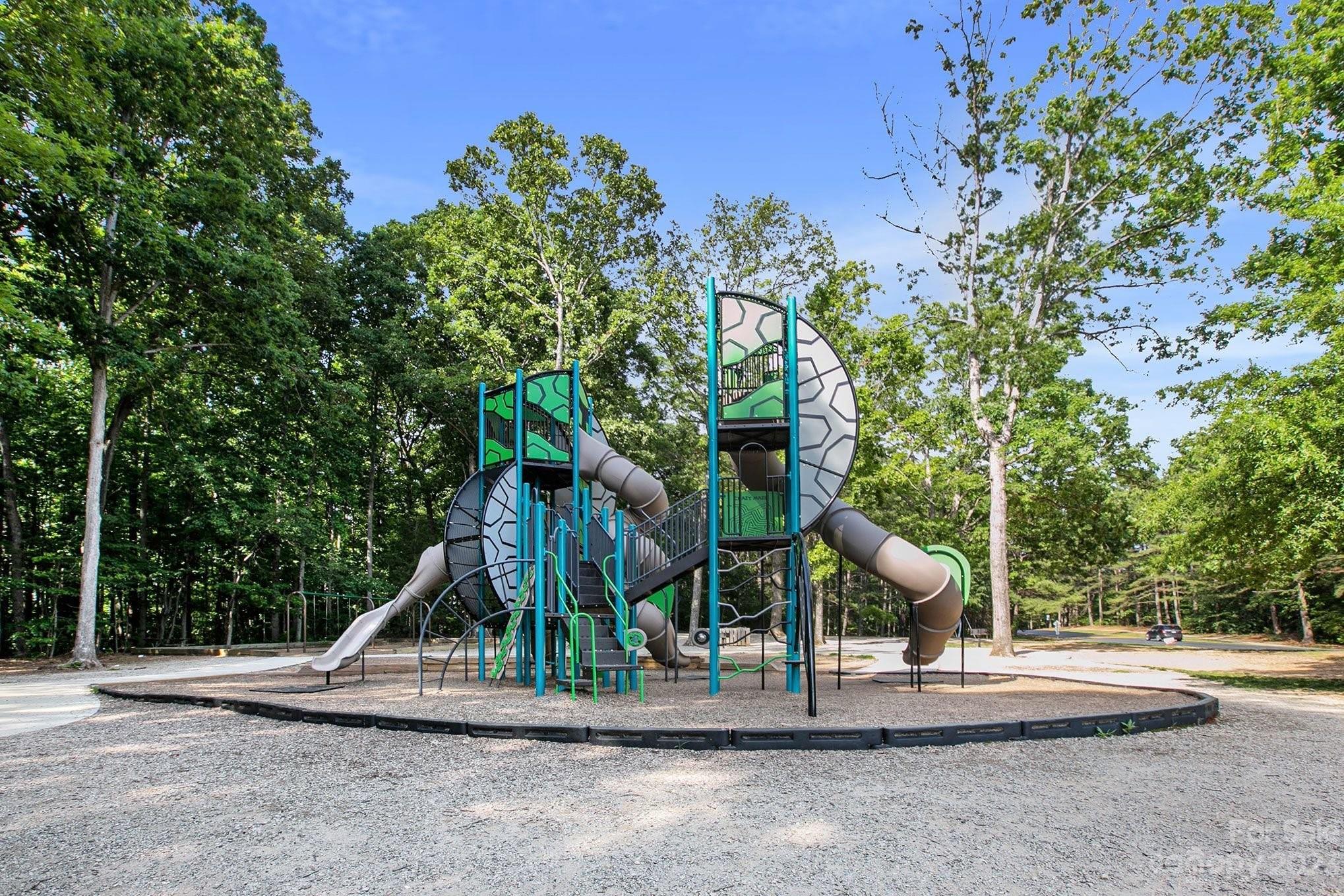 The Peninsula - Residential